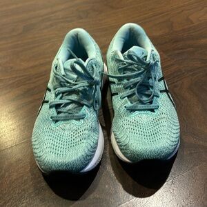 Asics gel cumulus running shoes